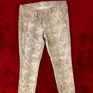 Express ankle capris